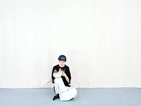 Vae-002 online show from 04-21-26, 09:04