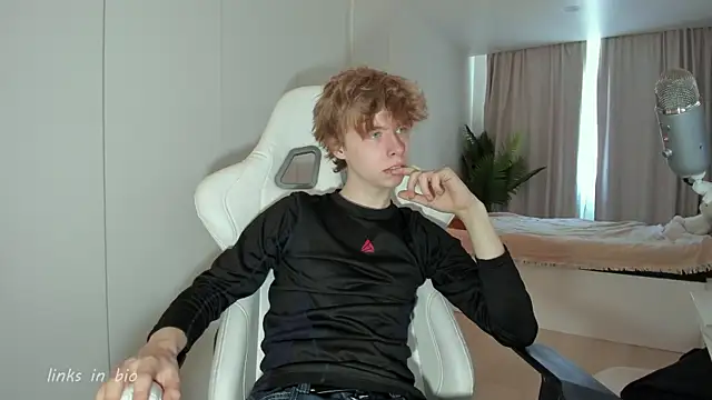 Wawesuc online show from 04-09-26, 09:04