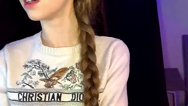 Kissme Kira online show from 03-12-26, 10:27