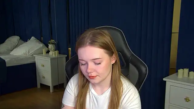 ElinaVale online show from 05-20-26, 05:08