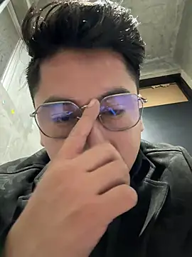 Snapshot of GoldenM95 chatting on 03-15-26, 09:15 GoldenM95 online show from 03-15-26, 09:15