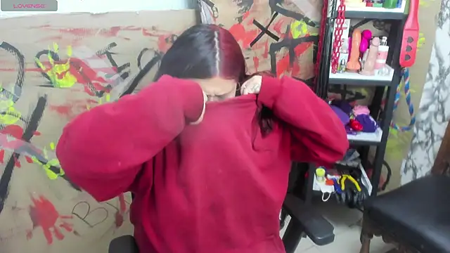 milaanddalia   online show from 04-24-26, 12:18