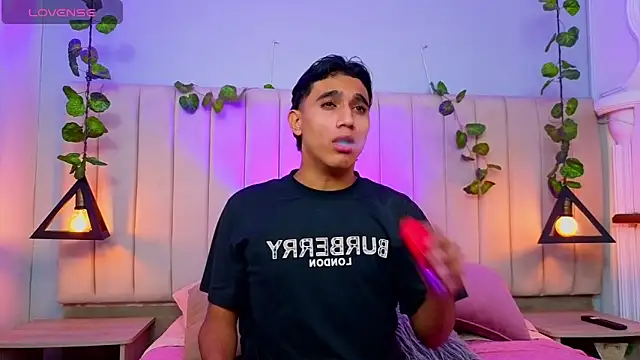 Morgan Bladee online show from 06-18-26, 06:13