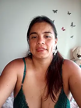 Snapshot of BettyBoo_w chatting on 04-26-26, 03:10 BettyBoo w online show from 04-26-26, 03:10