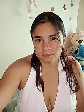 Snapshot of BettyBoo_w chatting on 06-01-26, 12:18 BettyBoo w online show from 06-01-26, 12:18