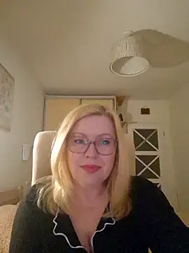 JanieLight53 online show from 03-30-26, 05:36