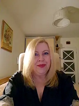 JanieLight53 online show from 04-16-26, 06:19