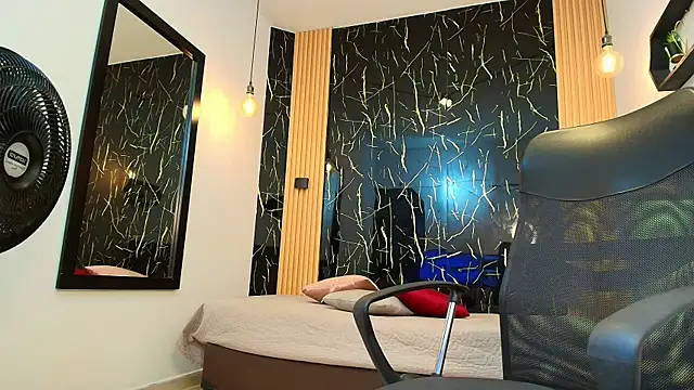 ValeriHot 1 online show from 05-13-26, 02:53