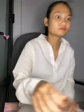 -Lilyn- online show from 04-04-26, 06:16