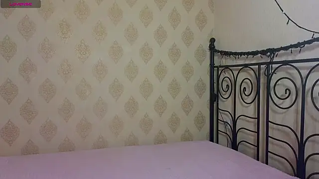 LucyMur online show from 04-11-26, 06:01