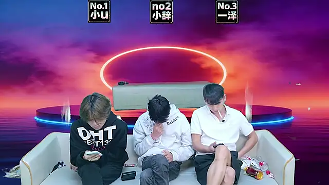 XHR001 online show from 03-25-26, 08:53