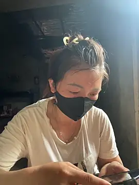 Bling-pusy online show from 06-18-26, 12:33