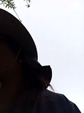 Yellow-pink online show from 03-13-26, 02:18