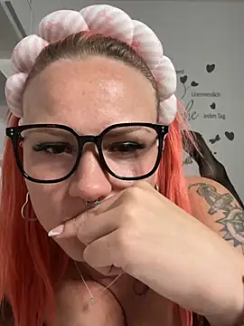 Fiebie licious  online show from 07-19-26, 01:42