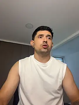 TroyeSavage online show from 03-21-26, 11:48