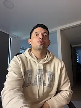 TroyeSavage online show from 04-04-26, 11:51