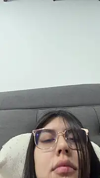 Snapshot of Cloebennet013 chatting on 06-08-26, 11:49 Cloebennet013 online show from 06-08-26, 11:49