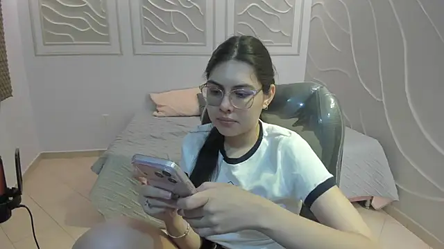 Cloebennet013 online show from 07-27-26, 03:13