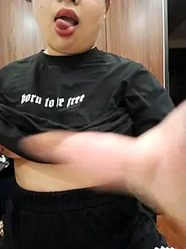 Lylyoh online show from 04-15-26, 02:29