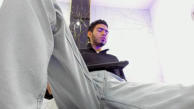 Valentin Lux online show from 04-10-26, 03:01