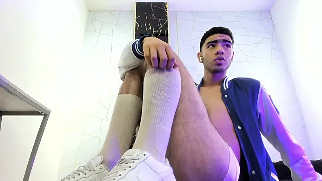 Valentin Lux online show from 04-17-26, 02:36