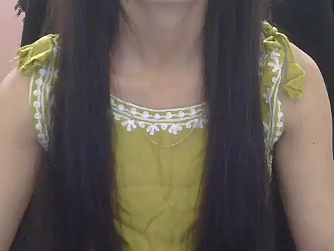 Snapshot of Lovely_Ananta chatting on 06-13-26, 04:49 Lovely Ananta online show from 06-13-26, 04:49