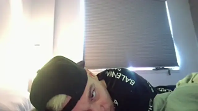 Snapshot of occasionalride1 chatting on 08-04-26, 08:44 occasionalride1 online show from 08-04-26, 08:44