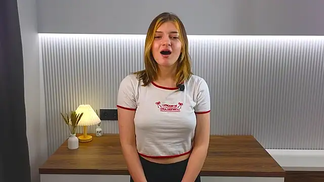 Snapshot of KatinaSalvetti chatting on 03-15-26, 05:41 KatinaSalvetti online show from 03-15-26, 05:41