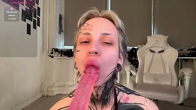 KizzieSherbert online show from 05-10-26, 01:38