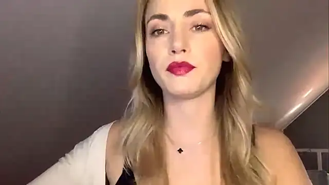 ScarlettSensitive online show from 05-01-26, 02:10