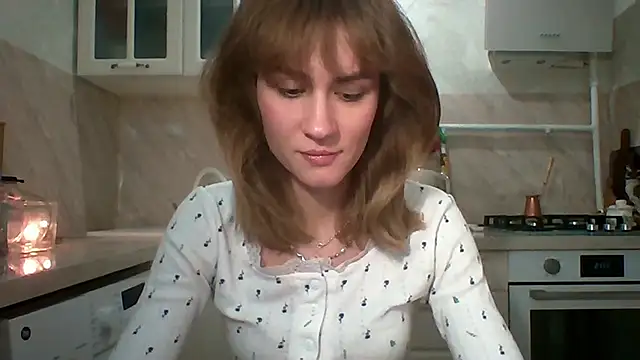 ElenoreHolguin online show from 05-01-26, 06:12