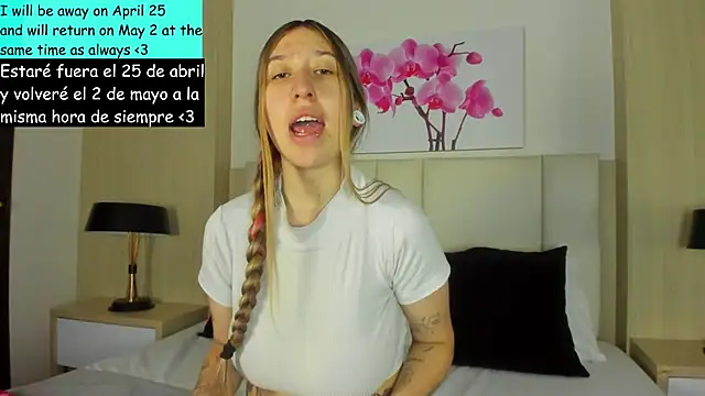 Snapshot of AmberVegaa chatting on 04-23-26, 01:57 AmberVegaa online show from 04-23-26, 01:57