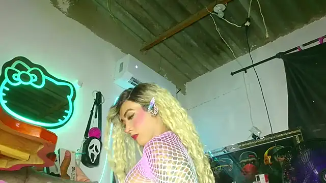 Snapshot of candy_aass chatting on 05-14-26, 08:37 candy aass online show from 05-14-26, 08:37