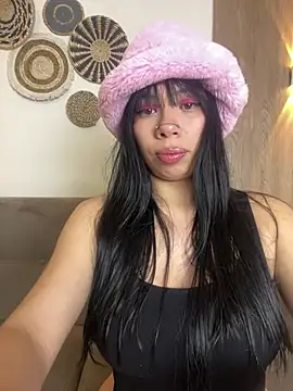 Snapshot of Queen_Chanel_XXX chatting on 05-10-26, 08:14 Queen Chanel XXX online show from 05-10-26, 08:14