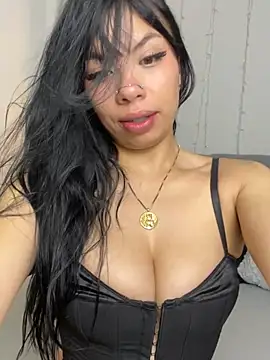 Snapshot of Queen_Chanel_XXX chatting on 05-27-26, 08:28 Queen Chanel XXX online show from 05-27-26, 08:28
