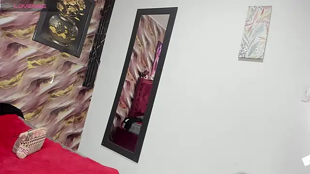 Lunaawhitee online show from 04-28-26, 03:11