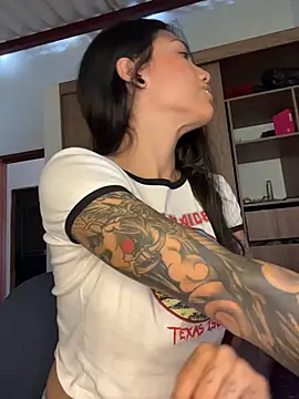 Twoshotsparty420 online show from 04-07-26, 01:33