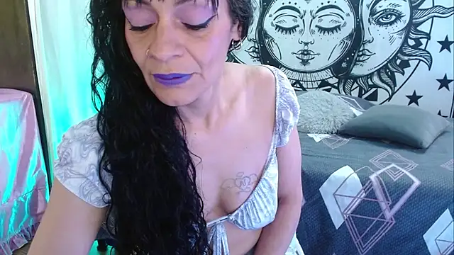  Alexandra Jones online show from 07-20-26, 01:53