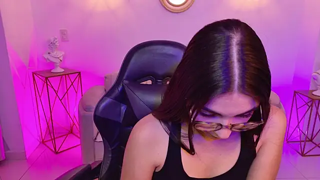 Gia Capri online show from 04-16-26, 05:41