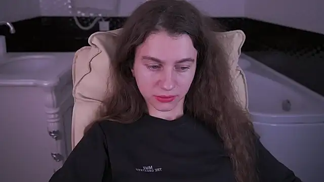 LittleJulii online show from 03-30-26, 07:37