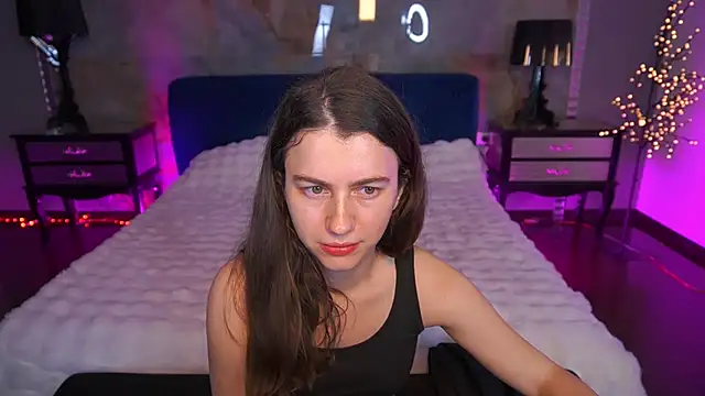 LittleJulii online show from 06-07-26, 07:39