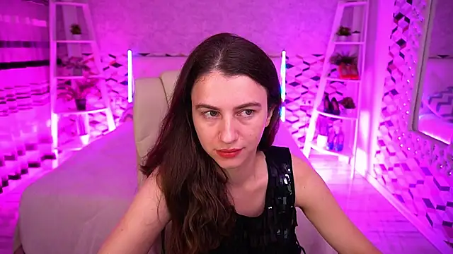 LittleJulii online show from 06-10-26, 07:35