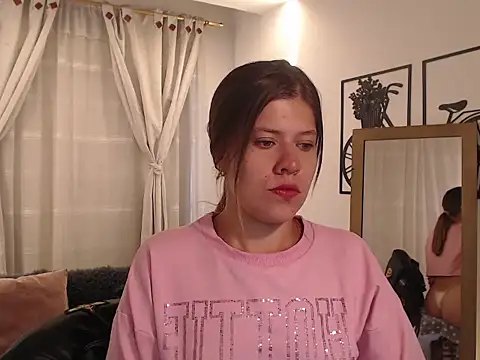 Moonna linnda online show from 03-12-26, 01:28