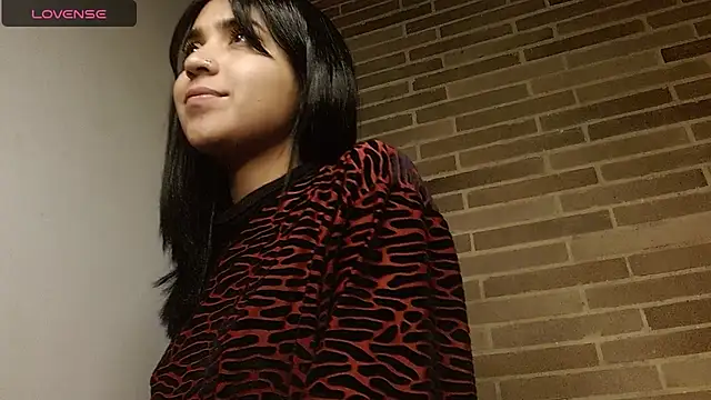 sweet-little online show from 05-06-26, 02:29