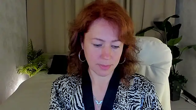 LeticiaRomano online show from 06-08-26, 04:02