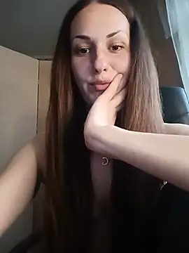 LunaCrystall online show from 05-20-26, 04:02
