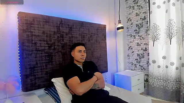 baby west online show from 03-12-26, 07:20