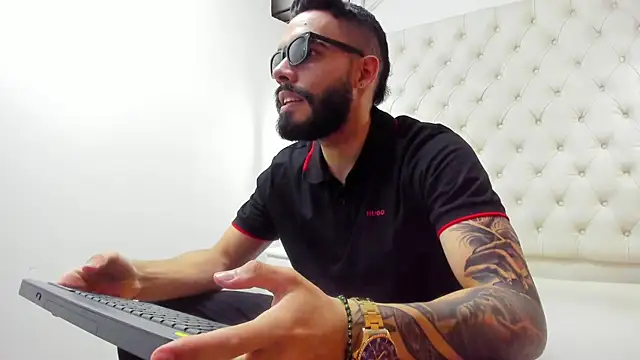 JEAN LEWIS2 online show from 04-02-26, 08:17