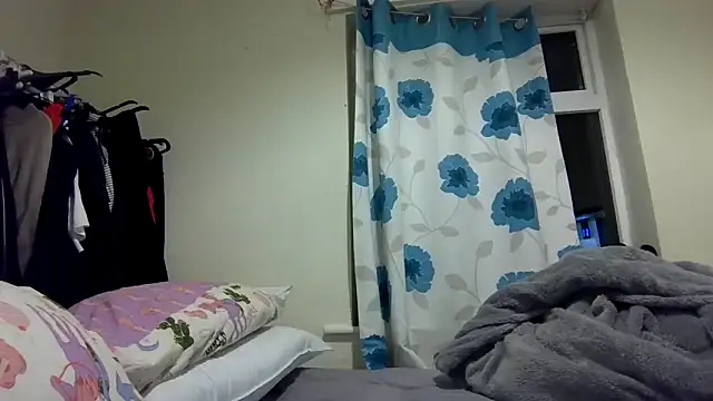 sweetiesophiaxo online show from 03-26-26, 10:37