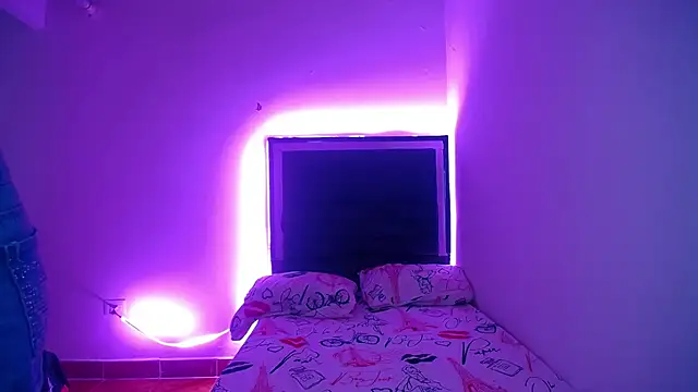 miavalentina05 online show from 03-12-26, 02:39